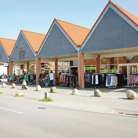 Holiday home Four-bedroom Holiday In Blavand